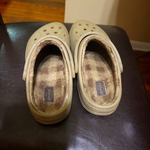 Crocs with comfort fur M6 W8